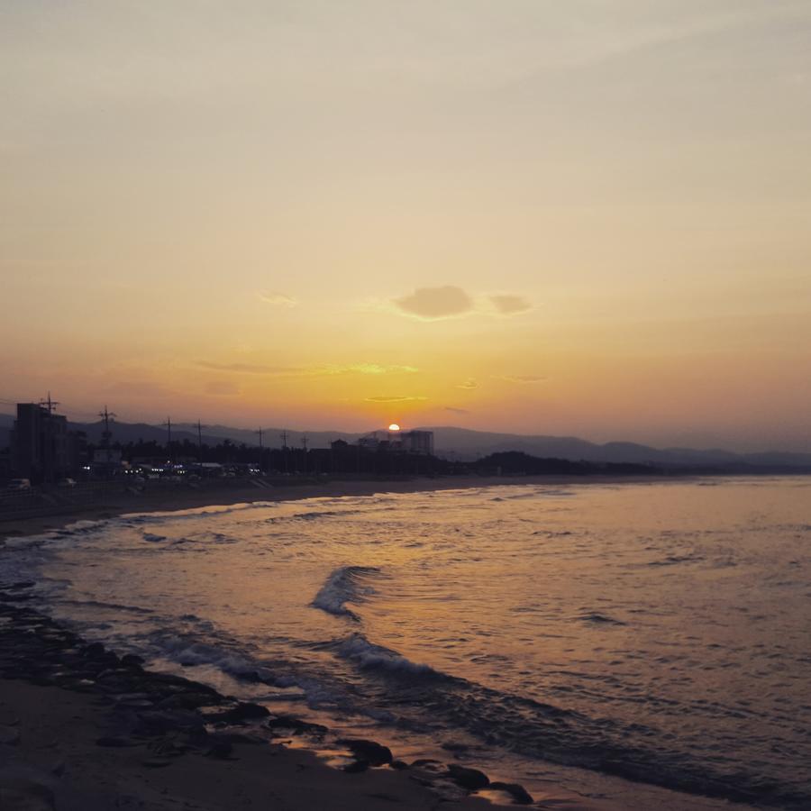 Redo Backpacker'S Vandrarhem Gangneung Exteriör bild