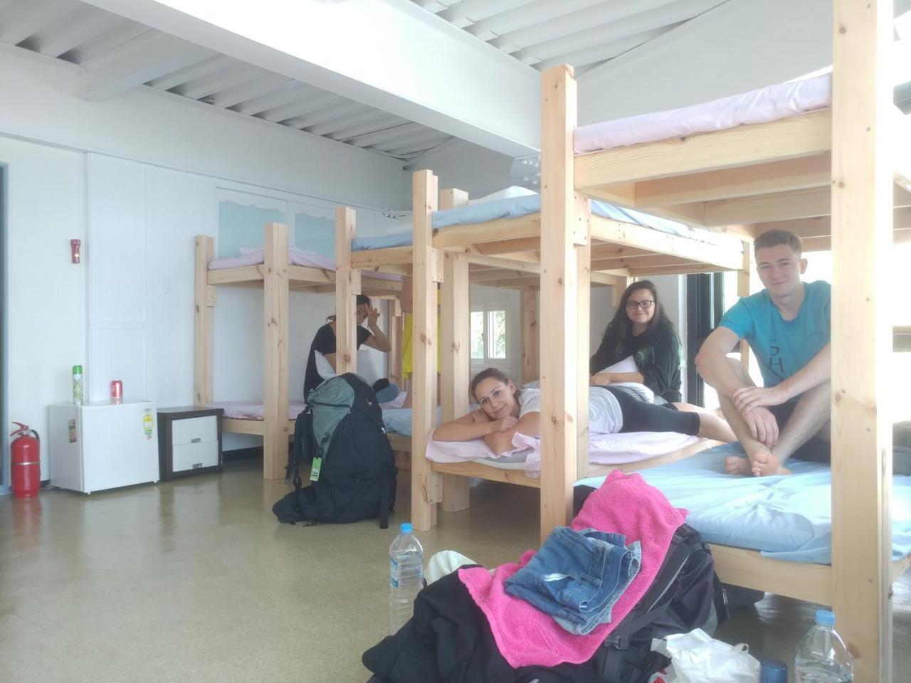 Redo Backpacker'S Vandrarhem Gangneung Exteriör bild